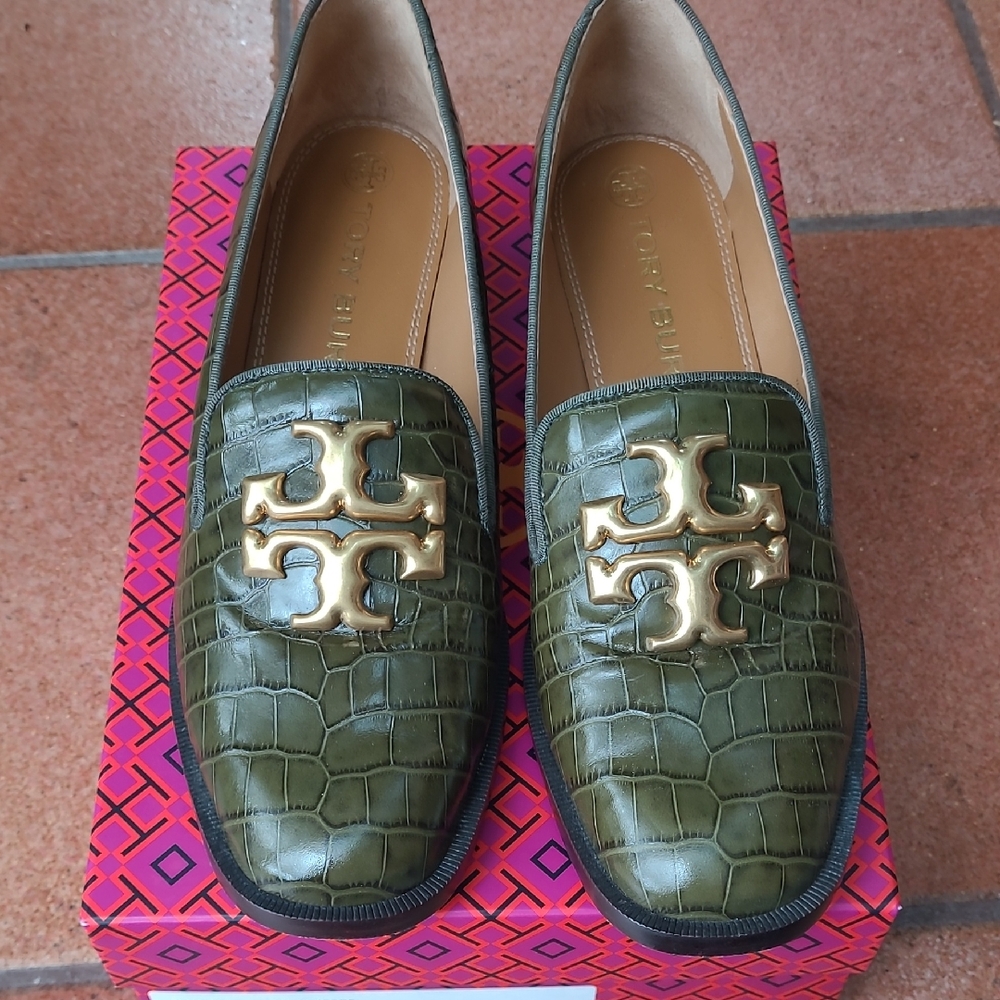 Tory Burch Crocodile-Embossed Green Loafers with Gold Emblem